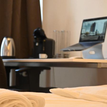 Private Room With Free Parking Coblenza Exterior foto