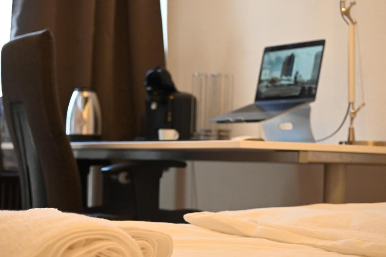 Private Room With Free Parking Coblenza Exterior foto