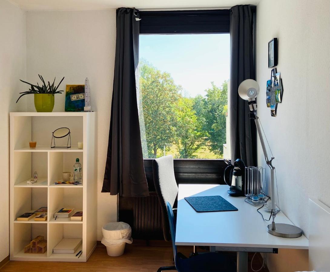 Private Room With Free Parking Coblenza Exterior foto