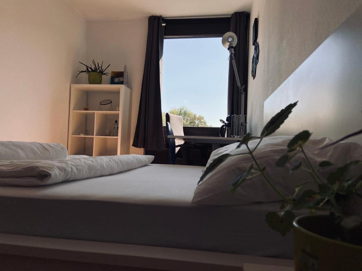 Private Room With Free Parking Coblenza Exterior foto